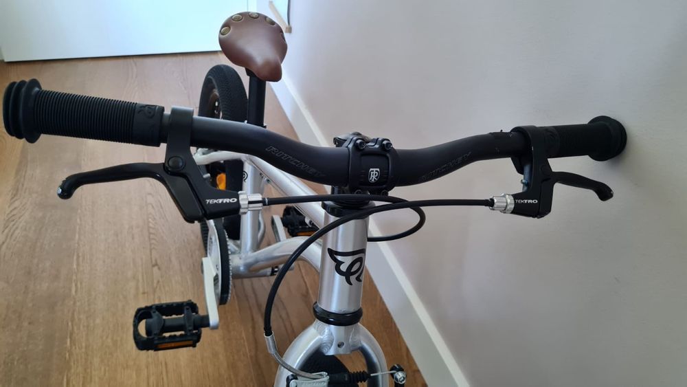 Rowerek Early Rider Belter 16 cali srebrny lekki