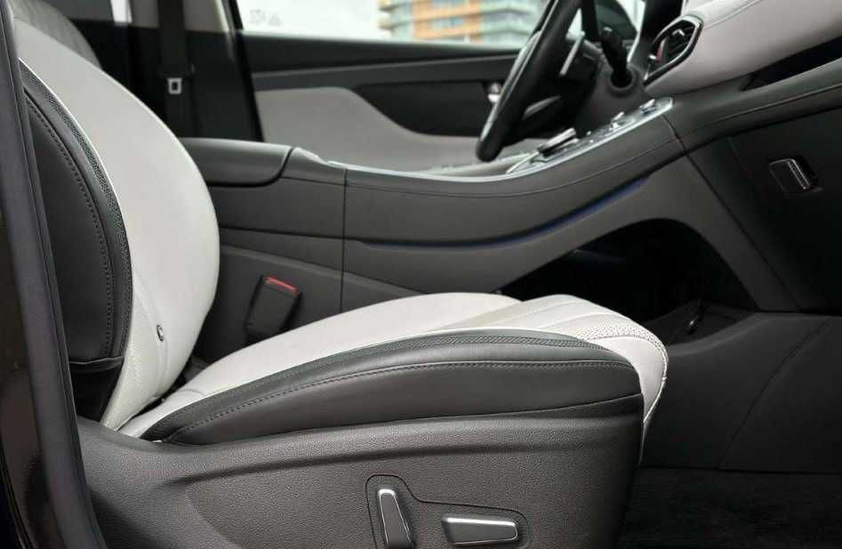 Продам Hyundai Santa Fe 2021 року