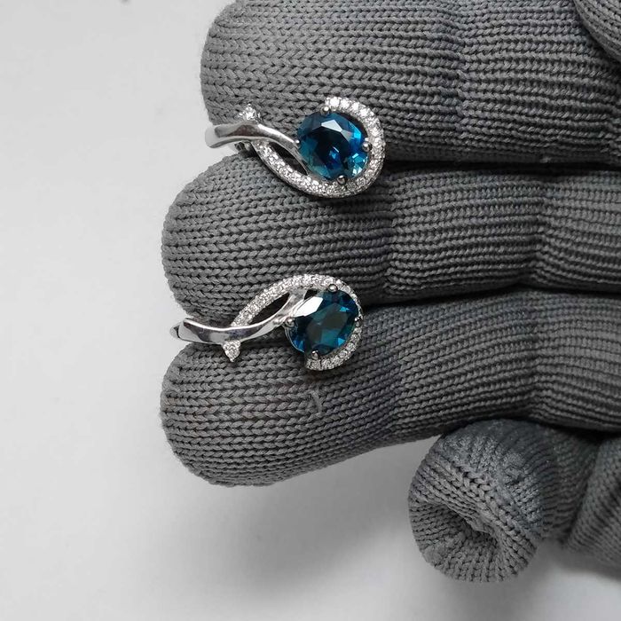 Серебряный комплект с "Лондон" топазом