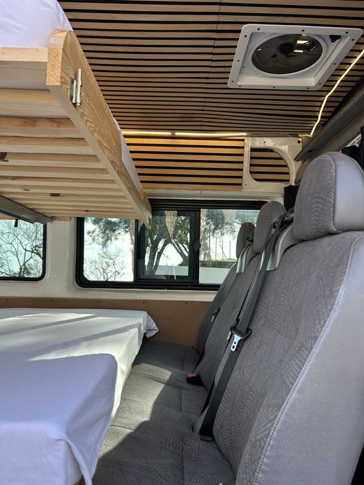 Carrinha 9 lugares transformável em dormitório