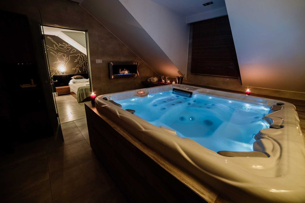 Apartament Złoty z jacuzzi profesjonalnym, sauna, kominek, ferie