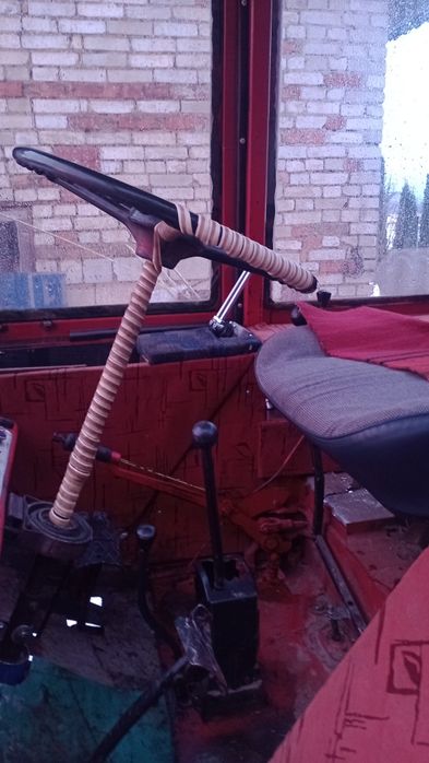Продам хороший трактор т 25 є підсилювач руля,новий розподільникрядний паливний