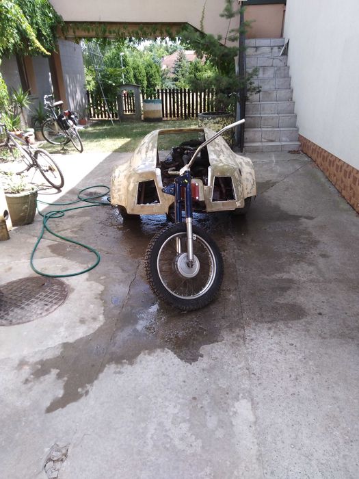 Trajka z silnikiem Fiata 126p na części