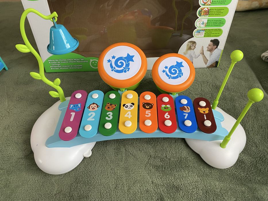 Ксилофон з барабанами дзвіночком нотами музикальна іграшка