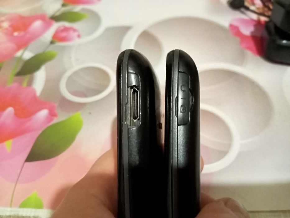 Продам кнопочный телефон от Samsung GT-E1202 Duos.