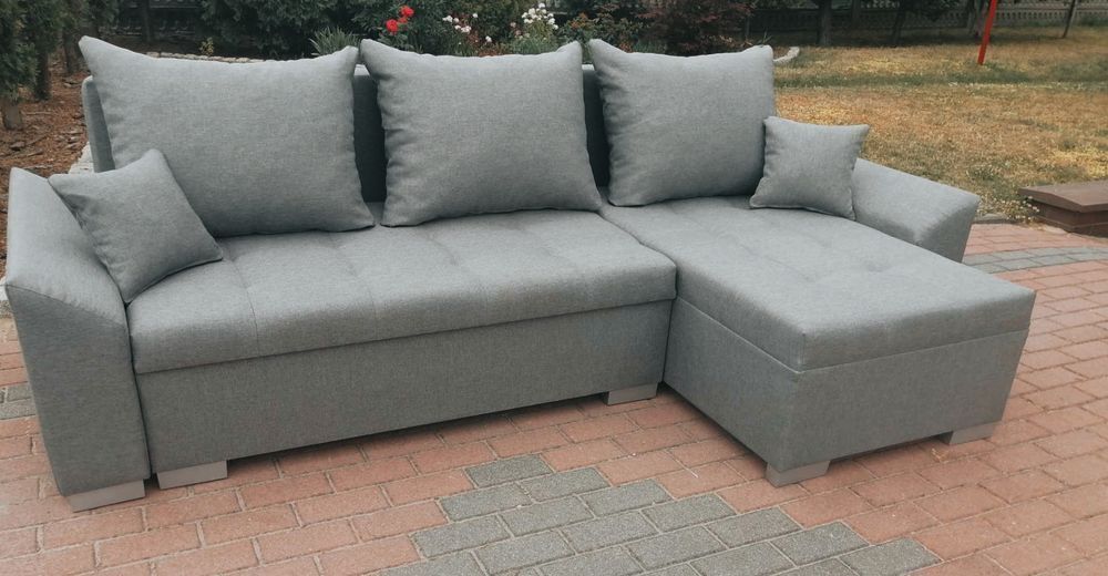 Narożnik z funkcją spania i pojemnikiem na pościel