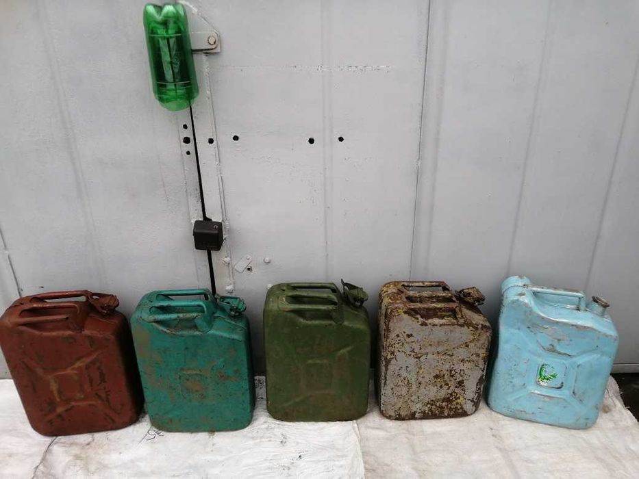 ящики для инструмента, канистры.