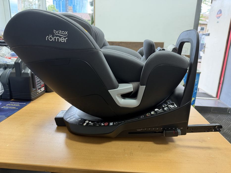 Автокрісло Britax Römer Swivel (Midnight Grey)