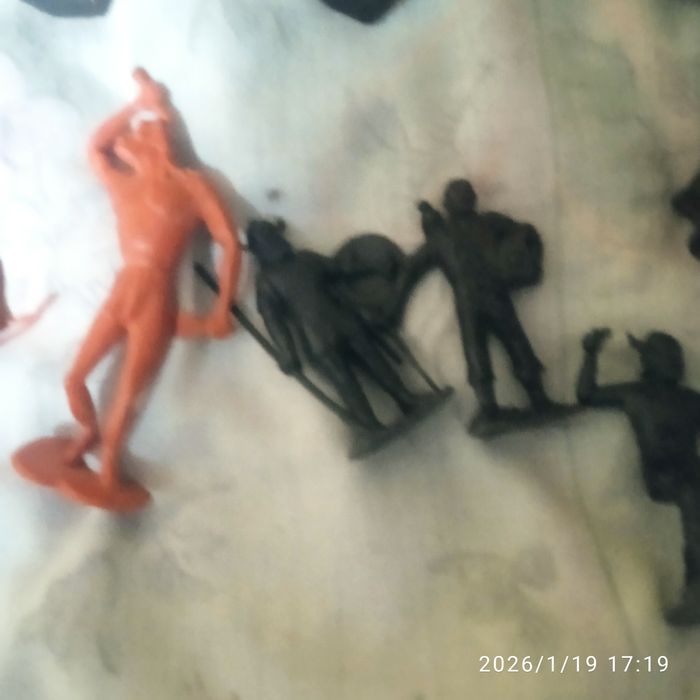 Продам солдатиков неардарлитацы и не только.