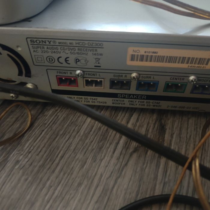 Zestaw kina domowego Sony DAV DZ300 z pilotem