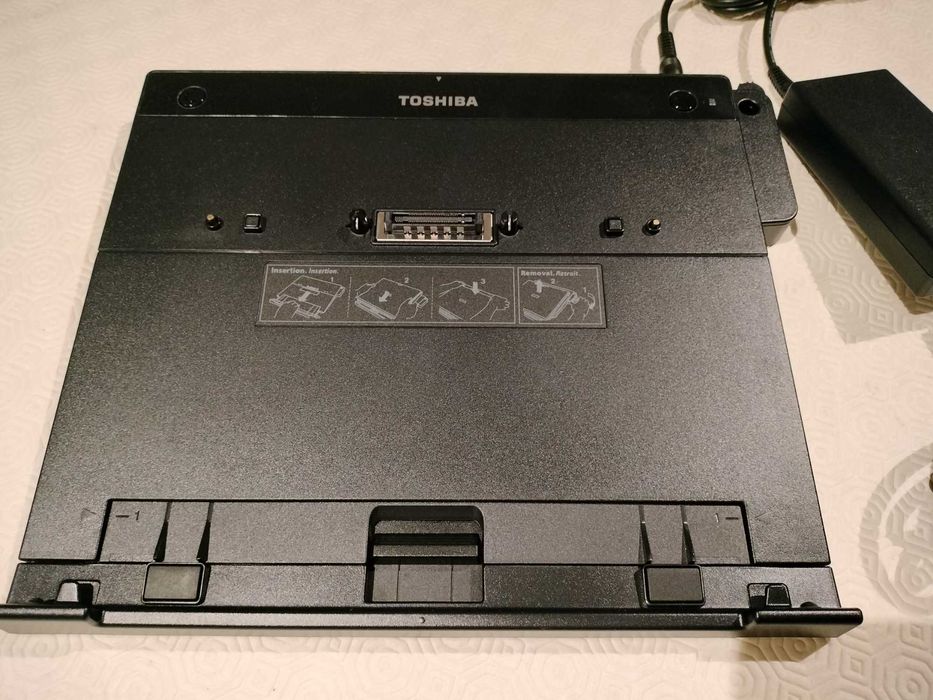 Docking Station para PC Toshiba