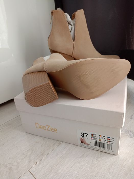 Botki zamszowe DeeZee beż r. 37