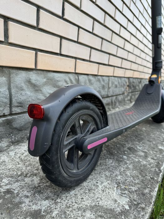 Електросамокат Ninebot KickScooter E22E – стан нового!