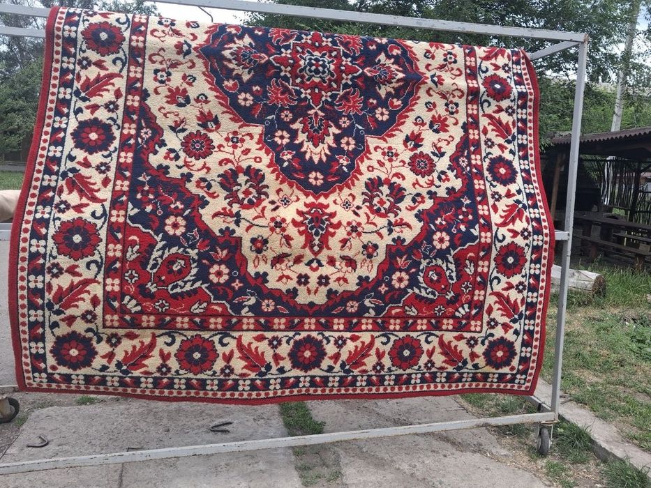 Продам килим великий, якісний 240 на 390
