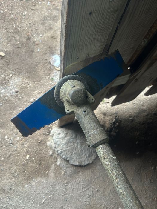 Máquina de cortar erva