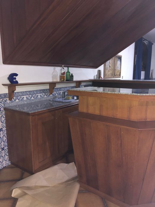 Bar em madeira Afzelia maciça