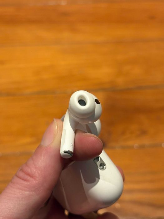 AIRBUDS PRO - barely used