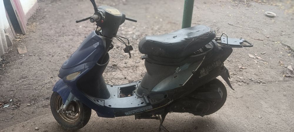 Пропоную скутер, на повному ходу.