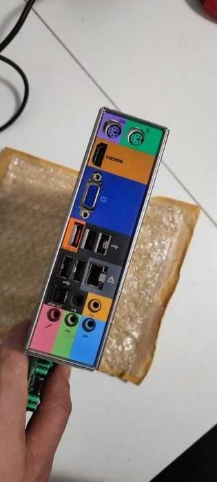 Комплект 1156 мать Foxconn H57D01P8, CPU i3-530 2.93GHz, 2Gb DDR3