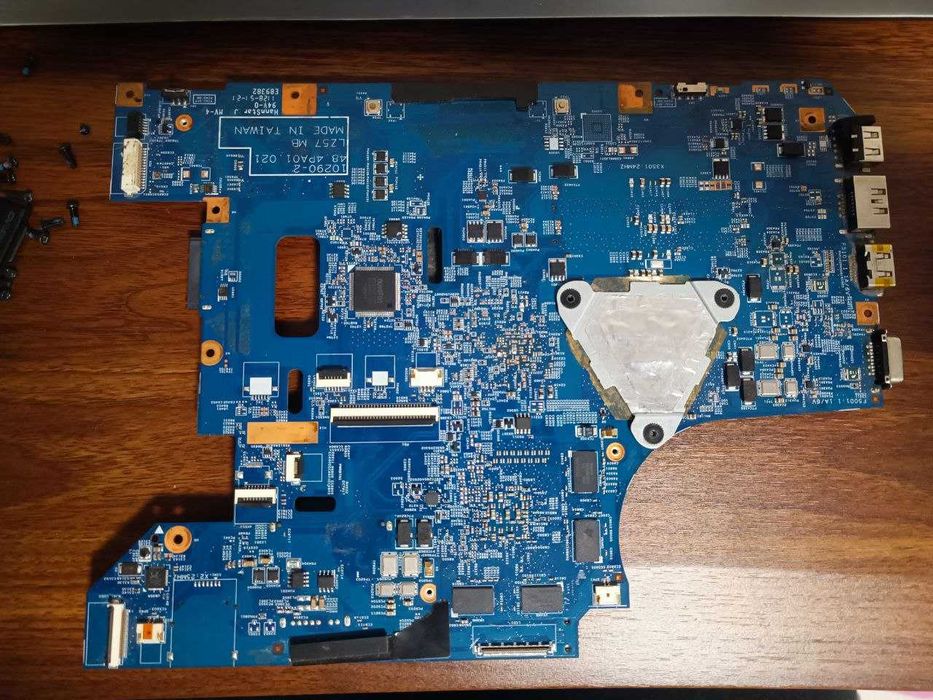 Продаю комплектуючі до Lenovo Z570 (Z Series)