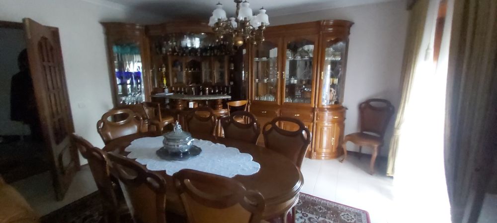 Mobília de sala de jantar, sofas e quartos