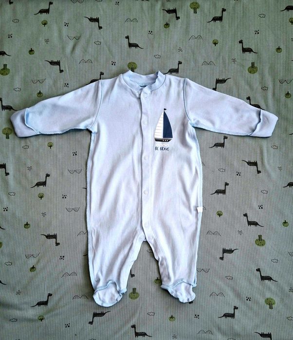 Продам чоловічки для хлопчика/дівчинки (56 розмір)