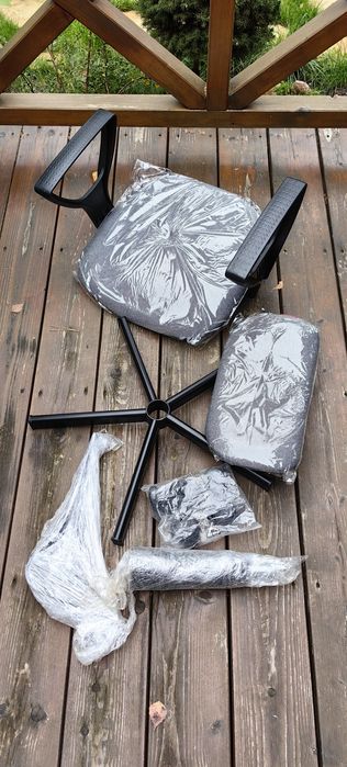 Nowe krzesło obrotowe