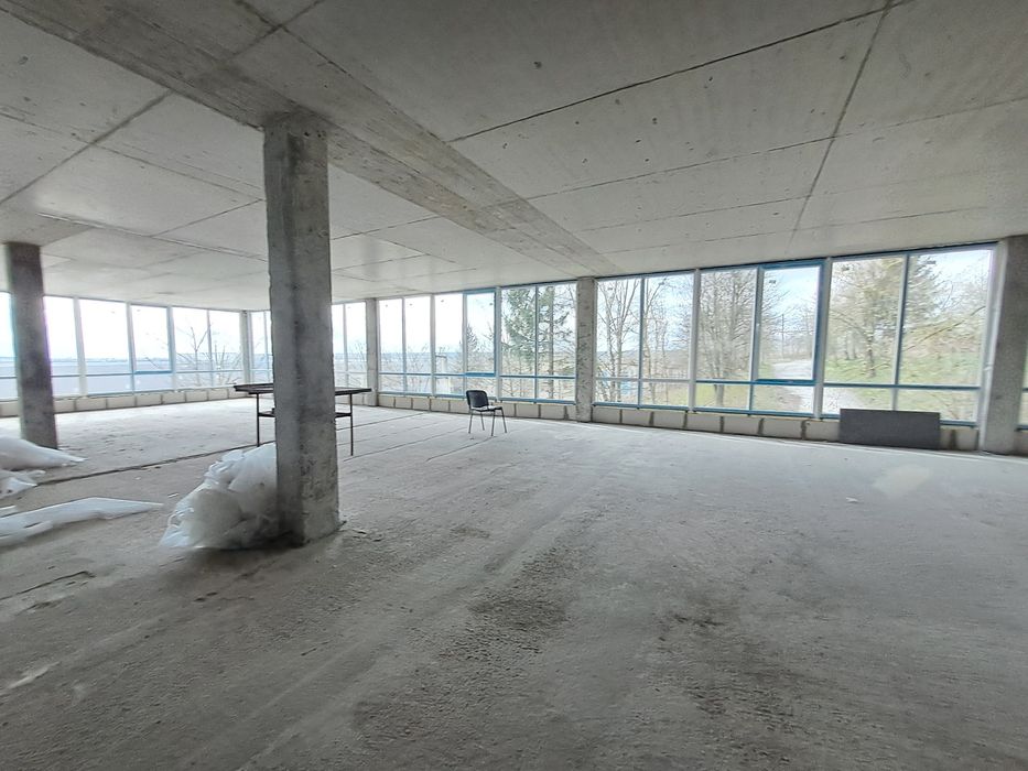 Оренда комерційного приміщення 720 м'2 вул.Микулинецька