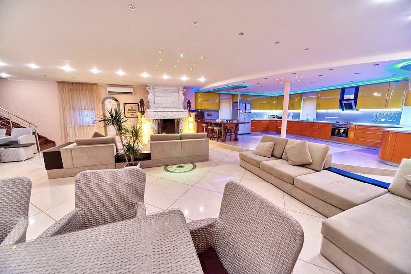 102 Аренда шикарного дома с игровым залом