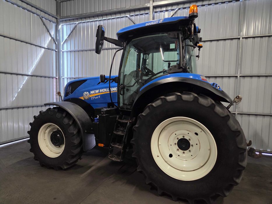 New Holland T7  Claas John Deere Case