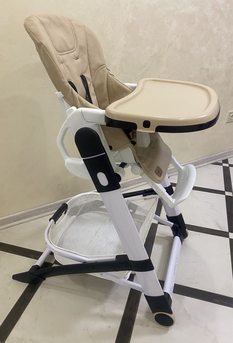 Стілець для годування Carrello Apricus