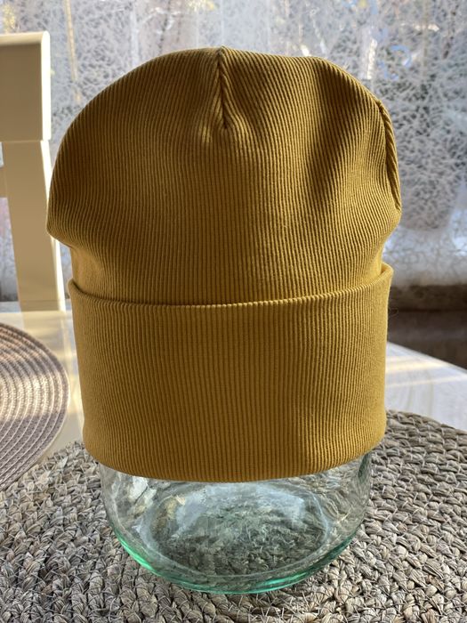 Шапка демисезонна гірчична бежева