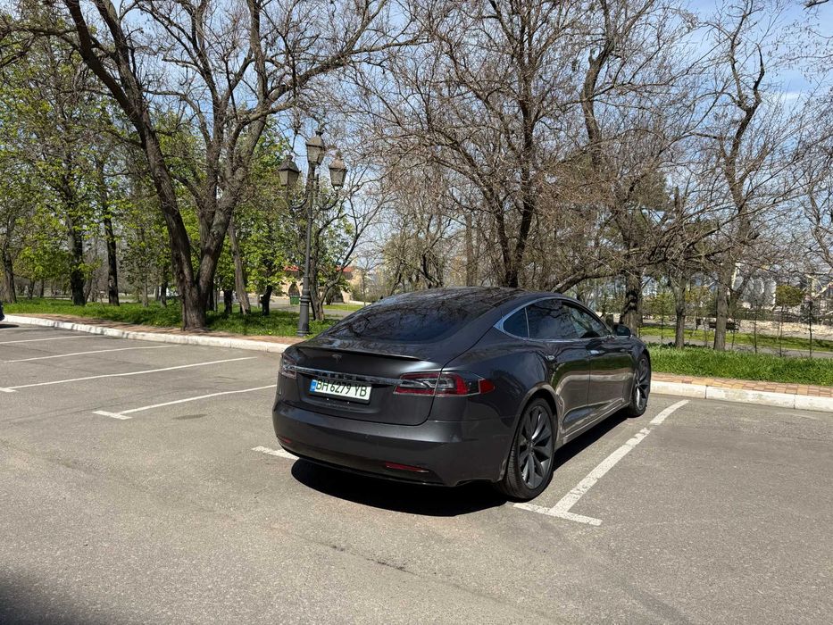 Tesla Model S Performance 2016