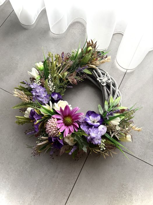 Wiosenne wianki na drzwi