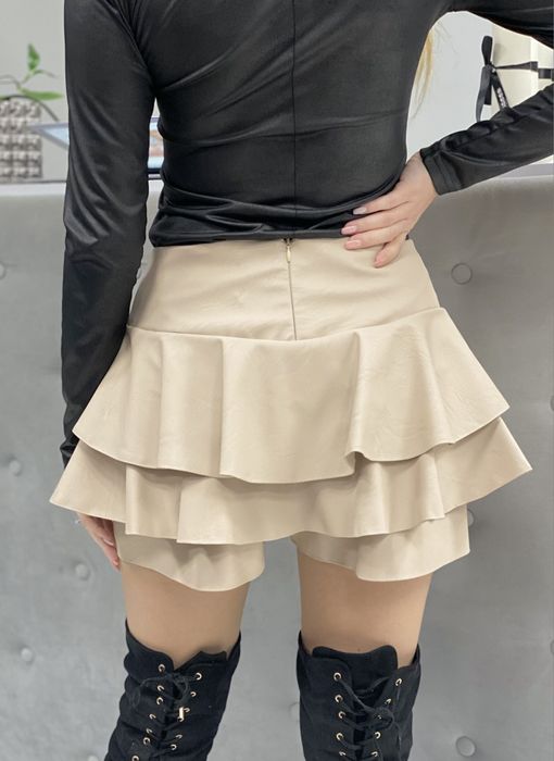 Spódniczka ze spodenkami NOWA beżowa ekoskóra elastyczna z paskiem S/M