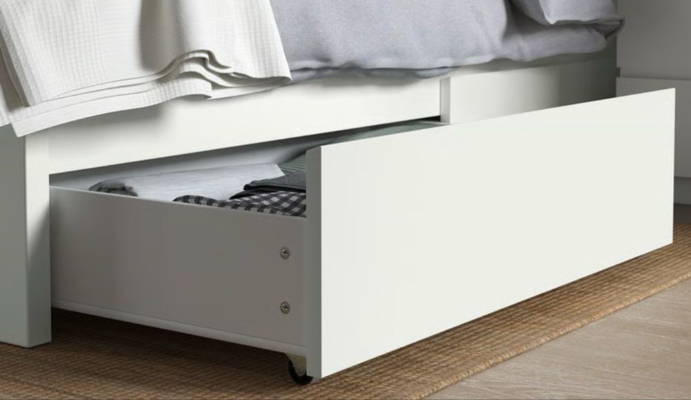 Cama com duas gavetas Ikea