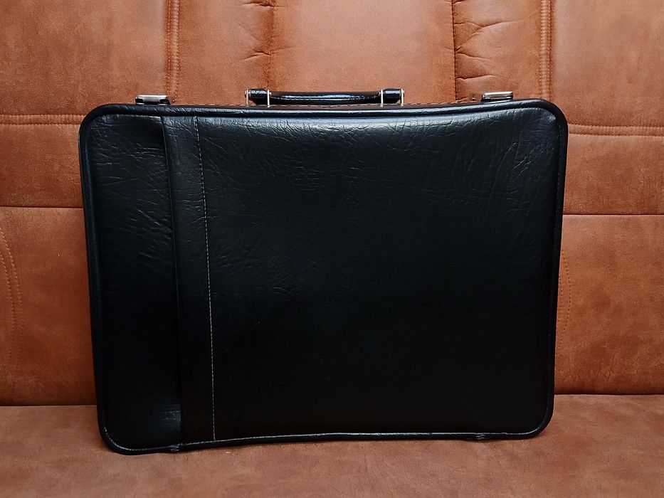 Walizka vintage ZSRR z metką dla kolekcjonerów