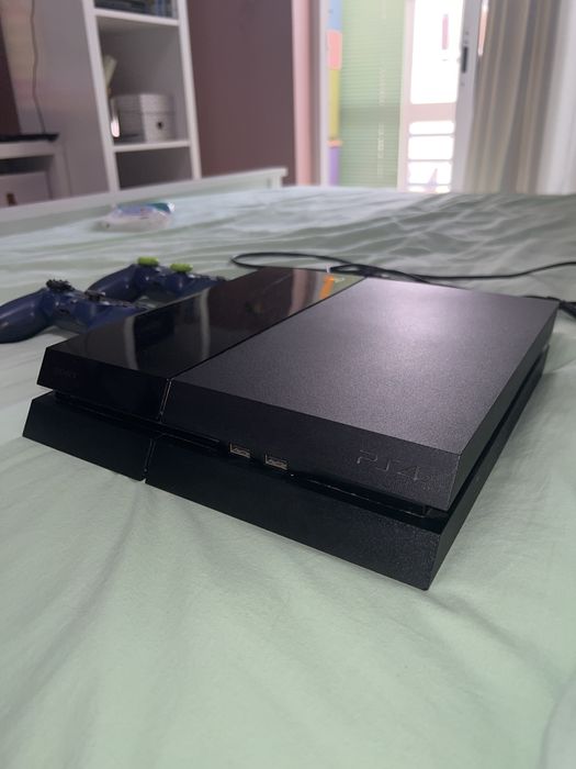Playstation 4 preta