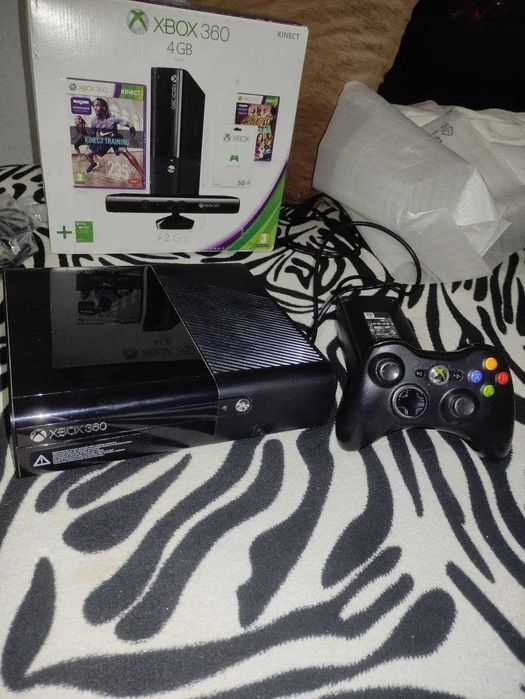 Xbox 360 E 320 GB