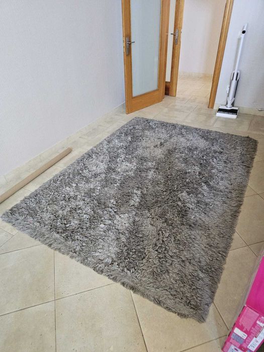 Carpete Cinzenta, 1.8m por 2.5m