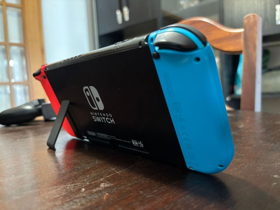 Nintendo Switch Completa + 3 Jogos