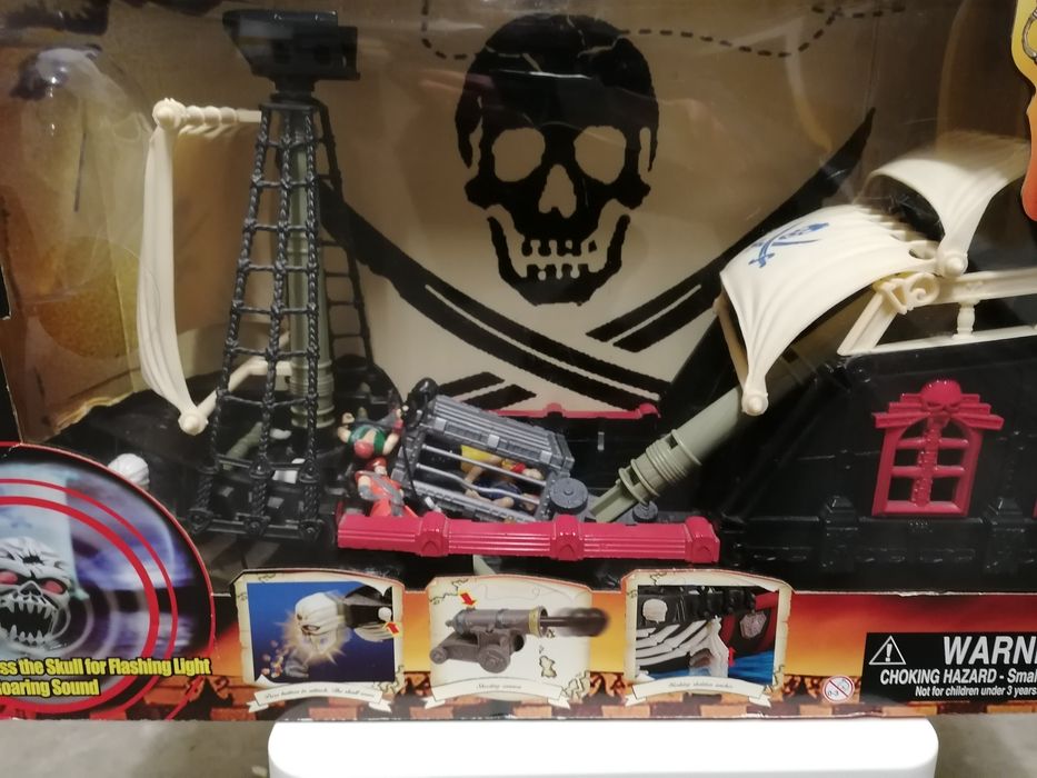 Barco Pirata, como novo, barato!