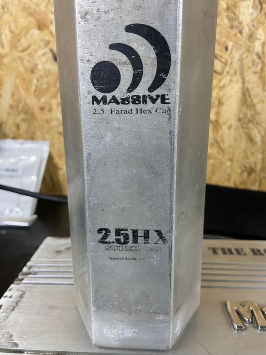 Amplificador Magnat "the rock" 1000+ Condensador