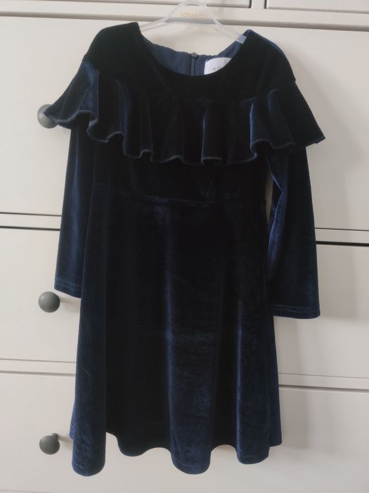 Sukienka welurowa z falbanka