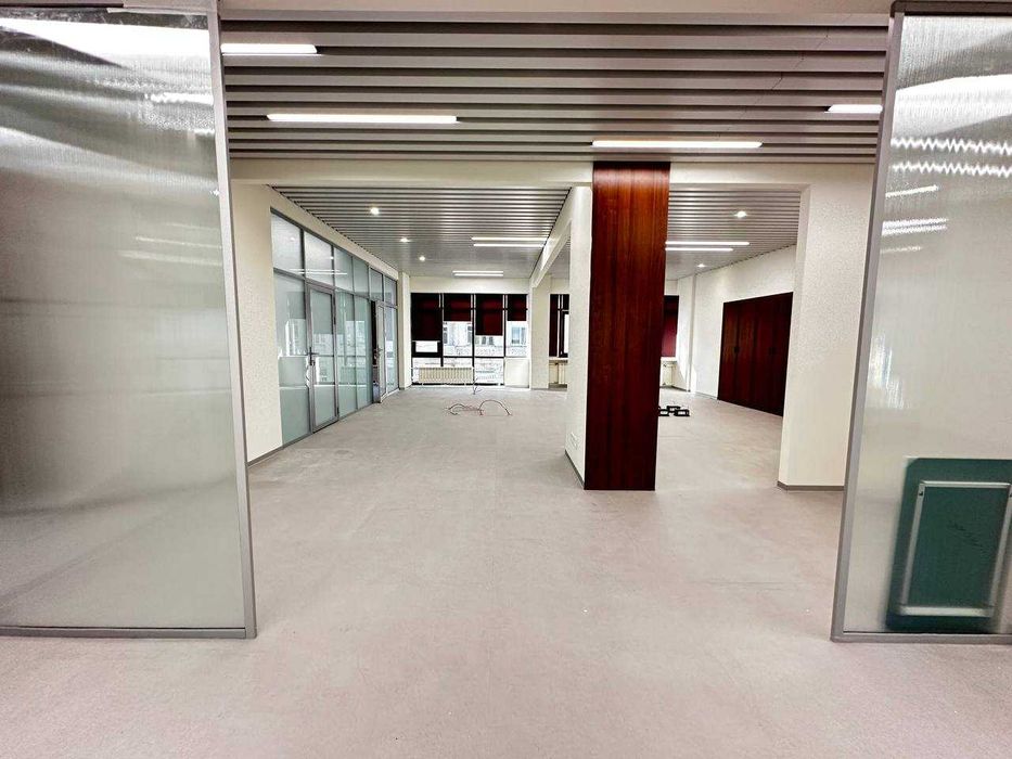 Продажа офиса 400 кв.м. с VIP ремонтом. Золотые ворота. Бизнес-центр.