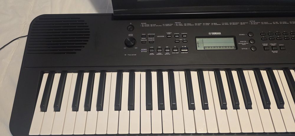 Yamaha PSR-E360B