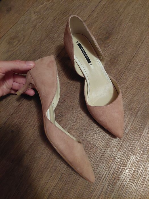 Жіночі туфлі zara