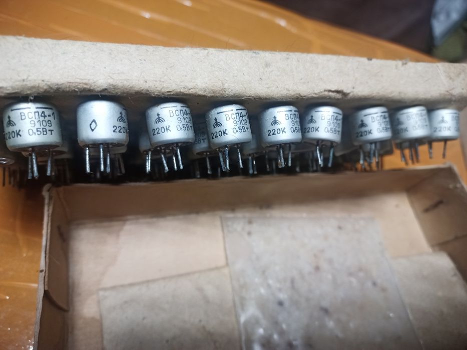 Радіодеталі, вакуумні конденсатори, афінаж