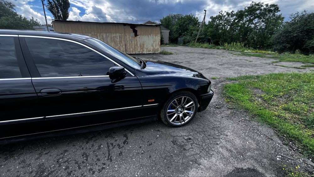 Продам BMW E39 кузові