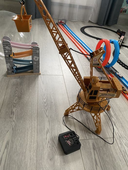 Автотрек Кран підйомний